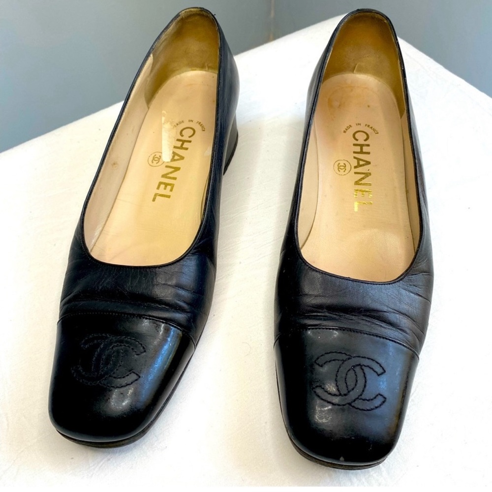 Vintage Chanel Cap-toe Low Heels